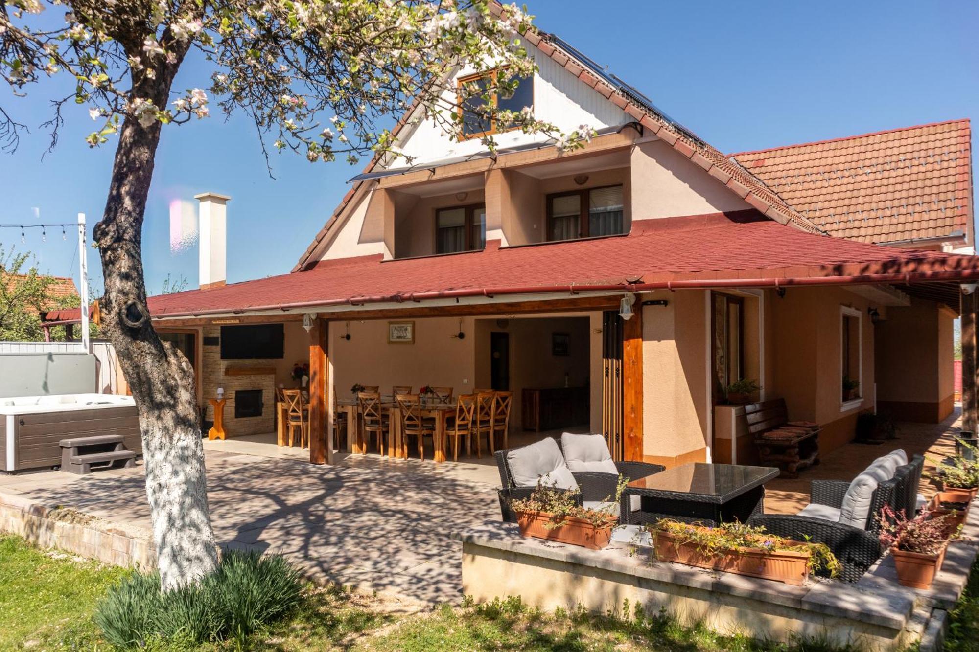 فندق Vila Crisalia Sibiel -Sibiu (Adults Only) المظهر الخارجي الصورة